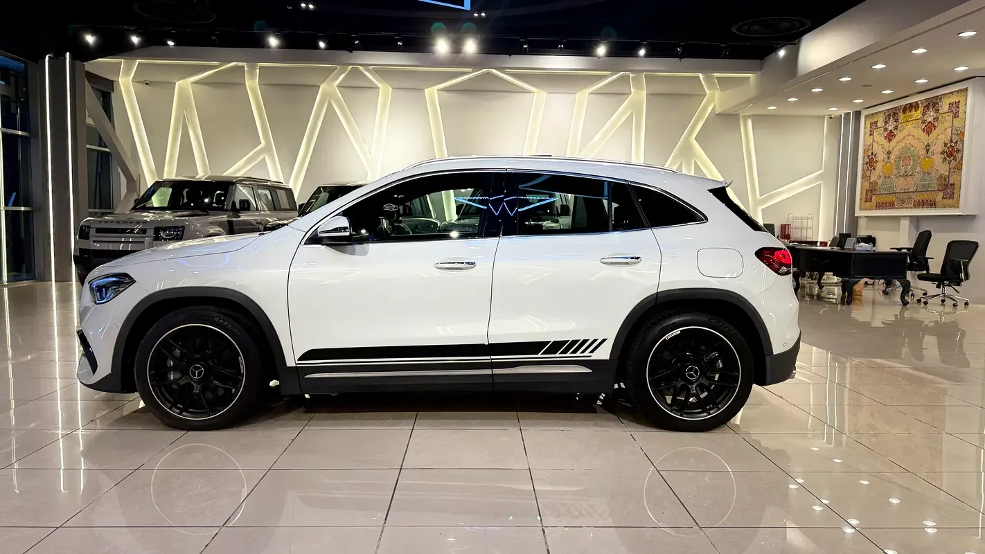 Mercedes-Benz GLA 2.0 (224 hp) gasoline, robot, Four-wheel drive (4WD) - 6