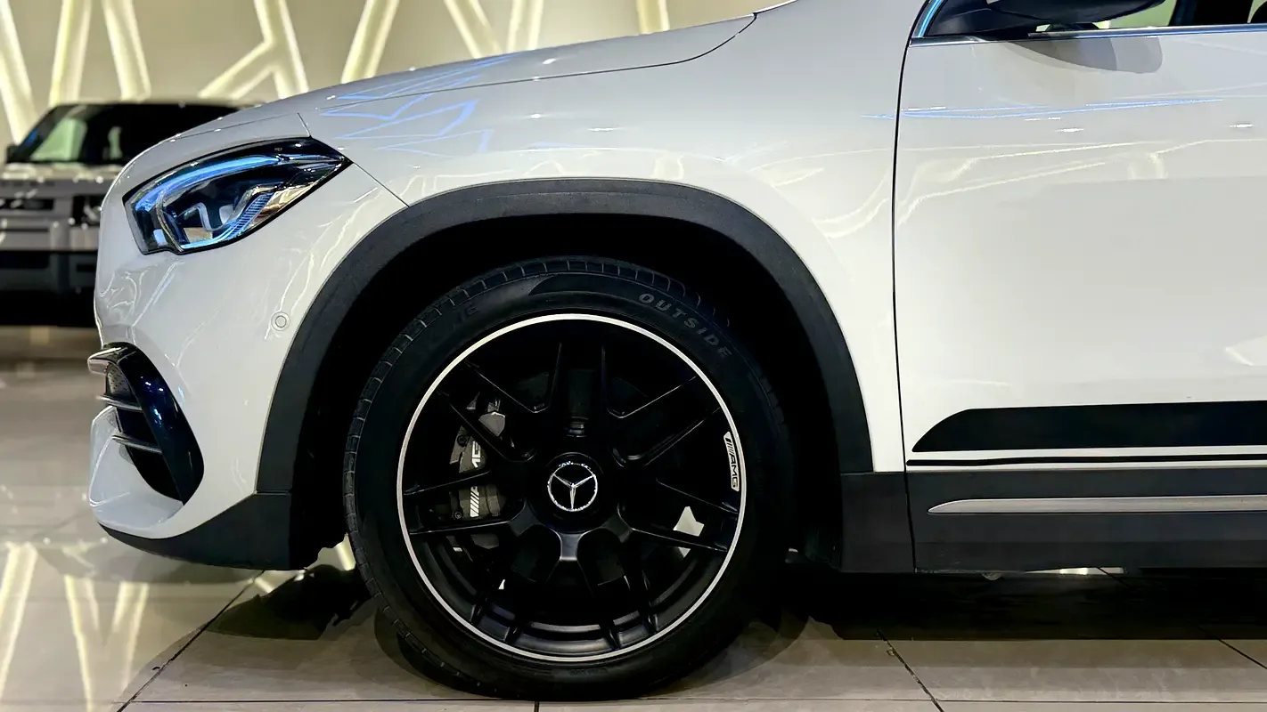Mercedes-Benz GLA 2.0 (224 hp) gasoline, robot, Four-wheel drive (4WD) - 20
