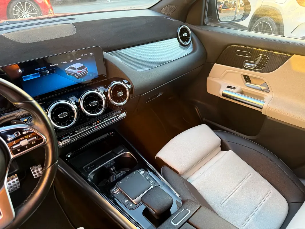 Mercedes-Benz GLA 2.0 AMT 4WD (224 hp) - 11