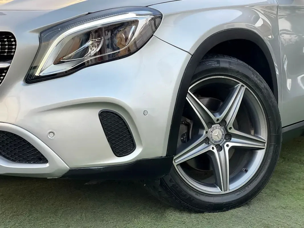 Mercedes-Benz GLA 250 7G-DCT (211 hp)