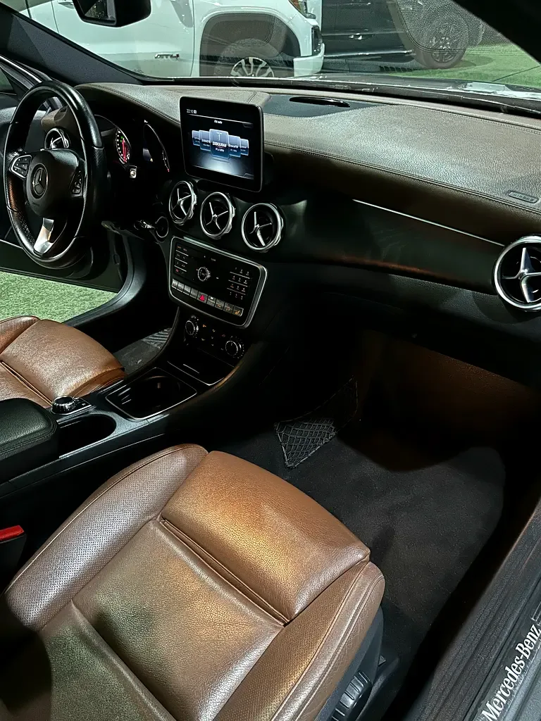 Mercedes-Benz GLA 250 7G-DCT (211 hp) - 13