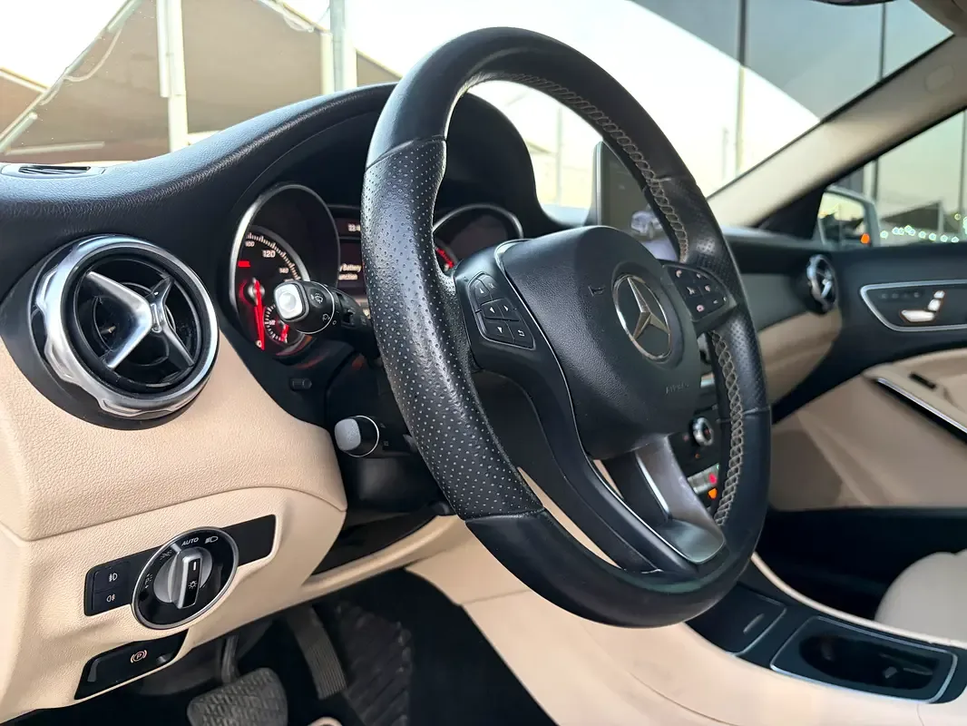 Mercedes-Benz GLA 250 7G-DCT (211 hp) - 11