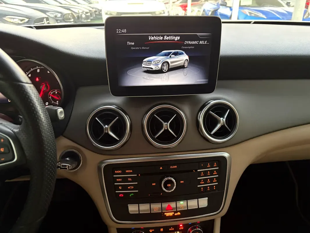 Mercedes-Benz GLA 250 7G-DCT (211 hp) - 16