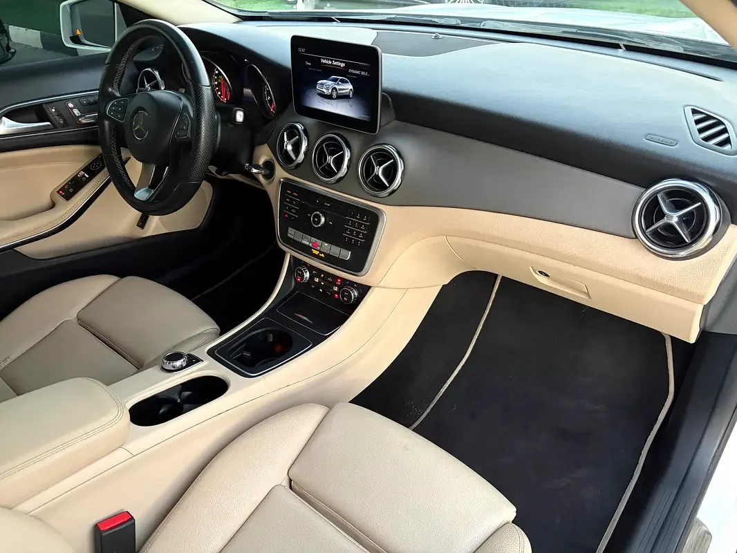 Mercedes-Benz GLA 250 7G-DCT (211 hp) - 15