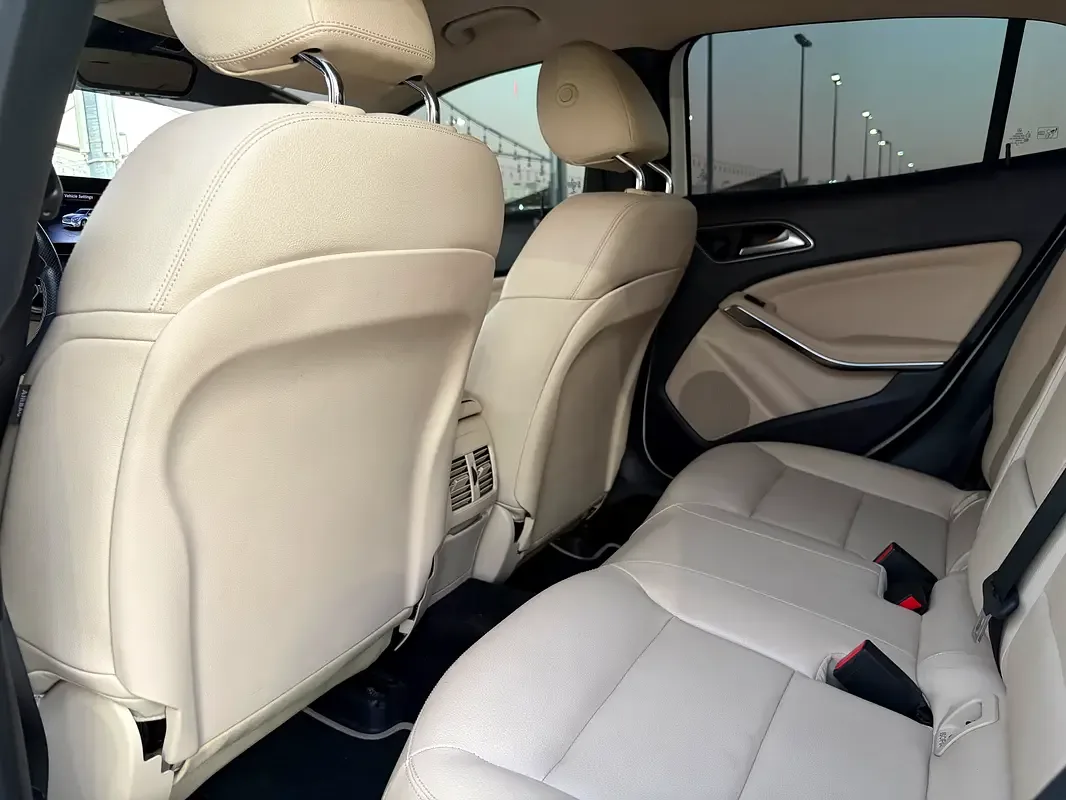 Mercedes-Benz GLA 250 7G-DCT (211 hp) - 19