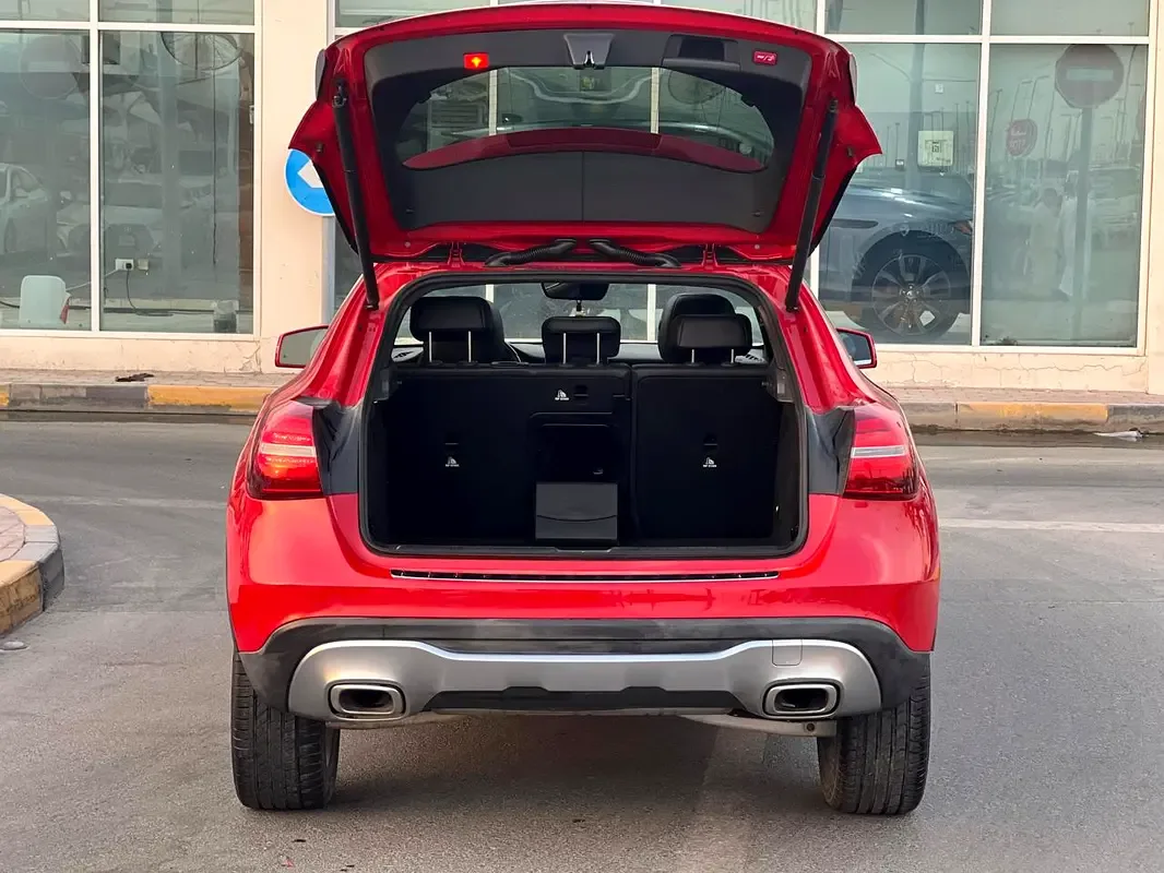 Mercedes-Benz GLA 250 7G-DCT (211 حصان) - 11