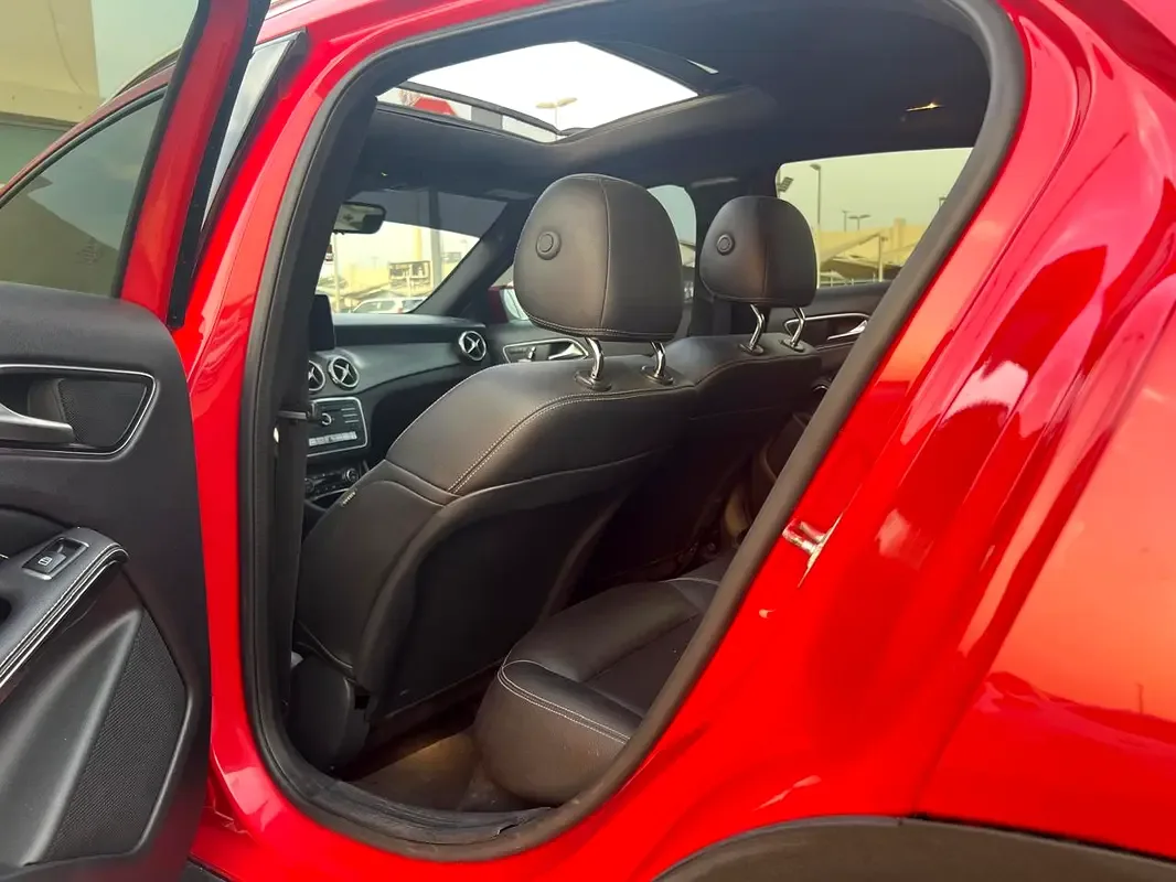 Mercedes-Benz GLA 250 7G-DCT (211 حصان) - 14