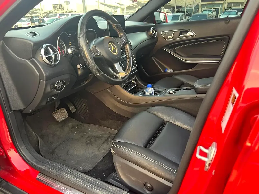 Mercedes-Benz GLA 250 7G-DCT (211 حصان) - 15
