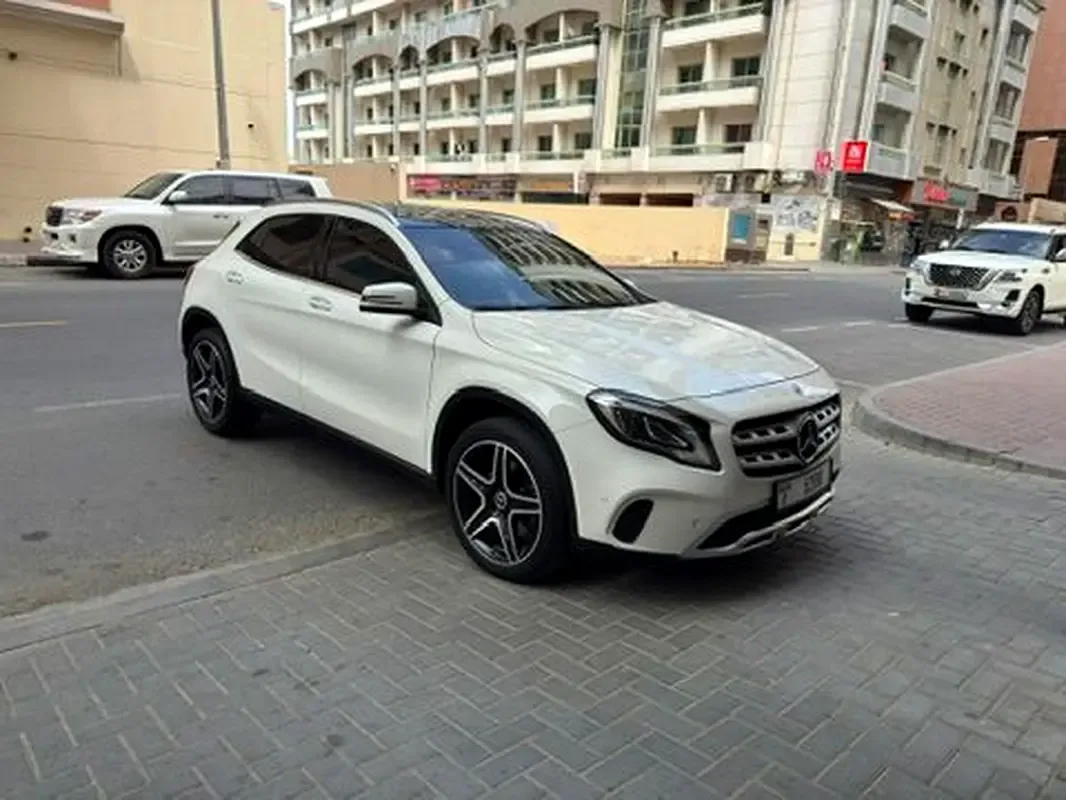 Mercedes-Benz GLA 250 7G-DCT 4MATIC (211 hp)