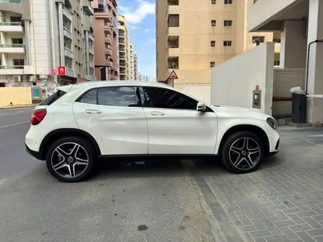 Mercedes-Benz GLA 250 7G-DCT 4MATIC (211 hp) - 4