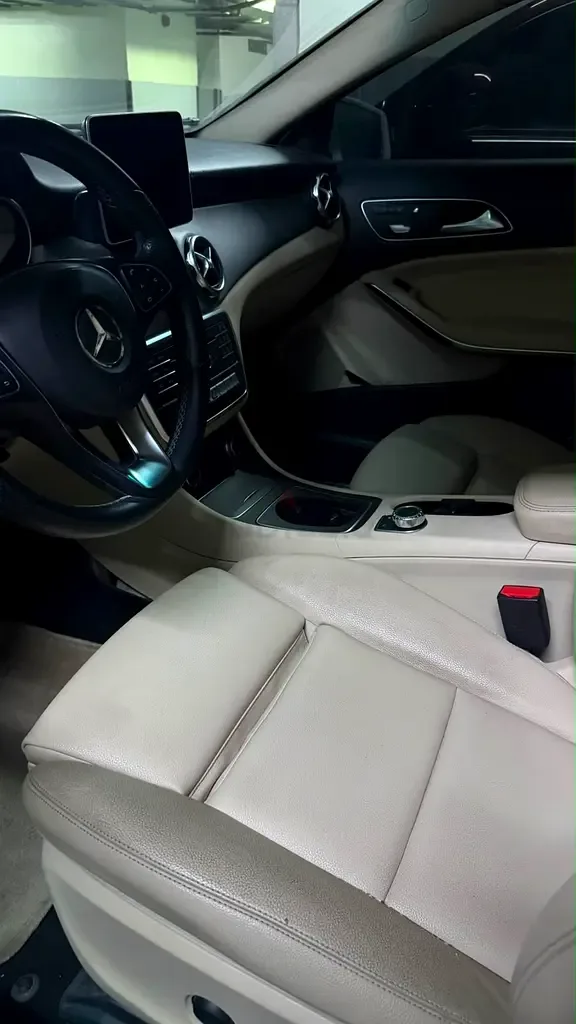 Mercedes-Benz GLA 250 7G-DCT 4MATIC (211 حصان) - 10
