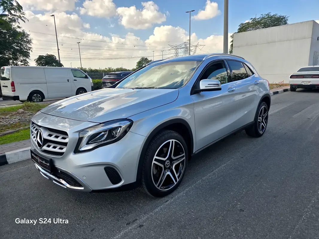 Mercedes-Benz GLA 250 7G-DCT 4MATIC (211 hp)
