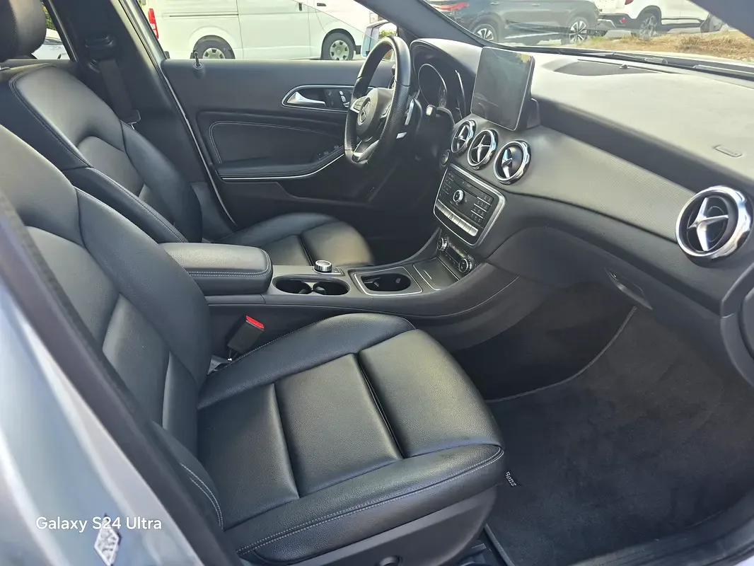 Mercedes-Benz GLA 250 7G-DCT 4MATIC (211 حصان) - 11