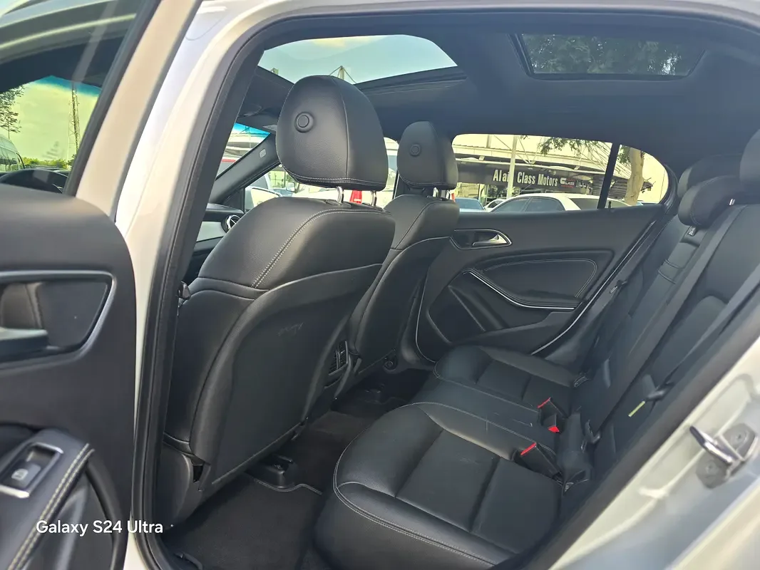 Mercedes-Benz GLA 250 7G-DCT 4MATIC (211 حصان) - 14