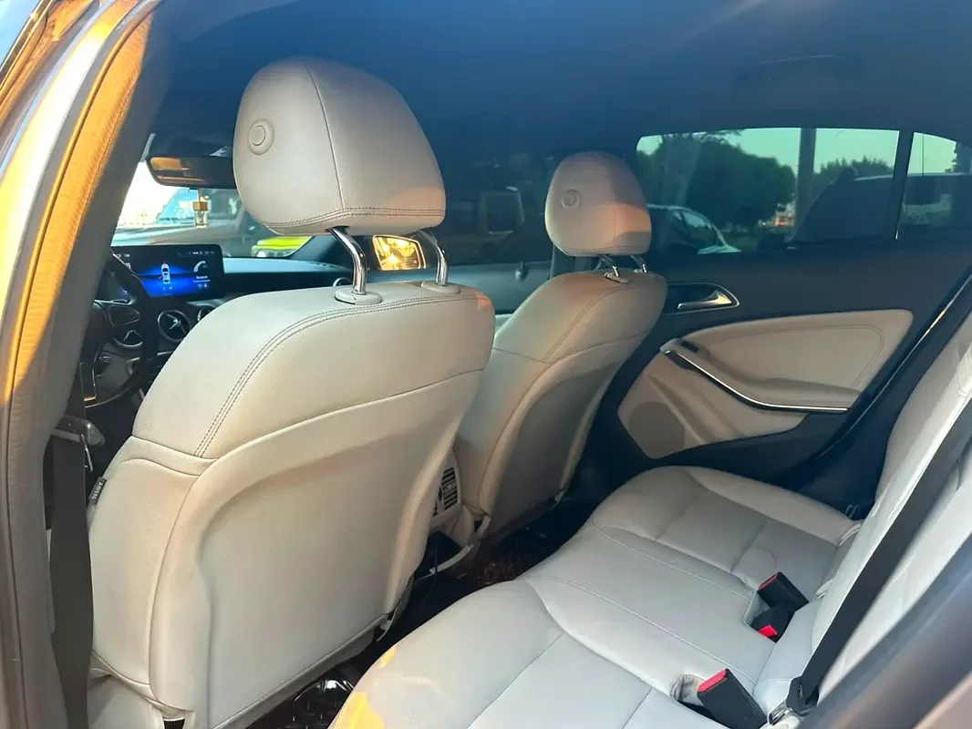 Mercedes-Benz GLA 250 7G-DCT 4MATIC (211 hp) - 11