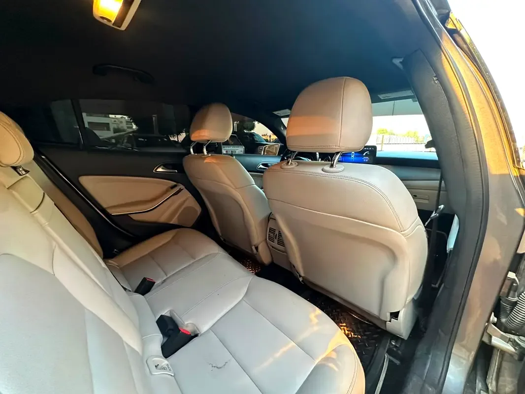 Mercedes-Benz GLA 250 7G-DCT 4MATIC (211 hp) - 13