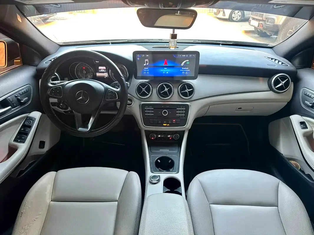 Mercedes-Benz GLA 250 7G-DCT 4MATIC (211 hp) - 12