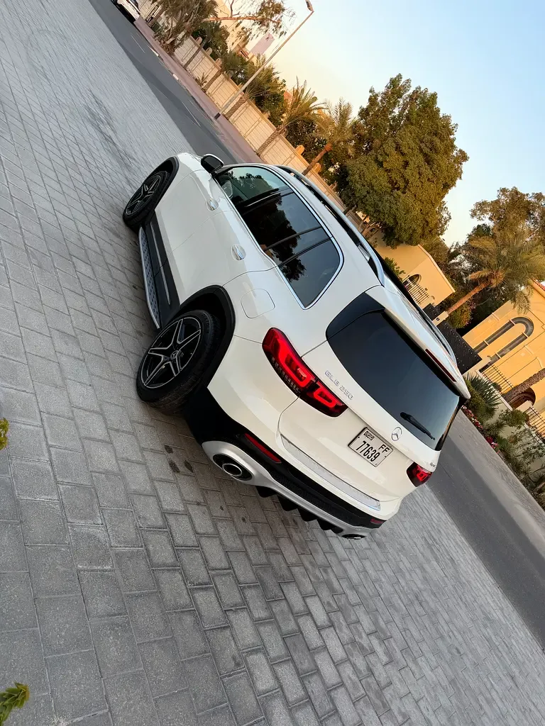Mercedes-Benz GLB 2.0 AMT (224 حصان) - 9