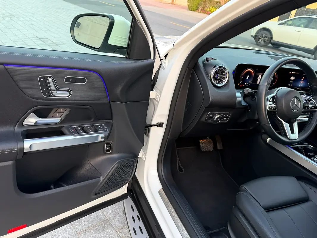 Mercedes-Benz GLB 2.0 AMT (224 حصان) - 15