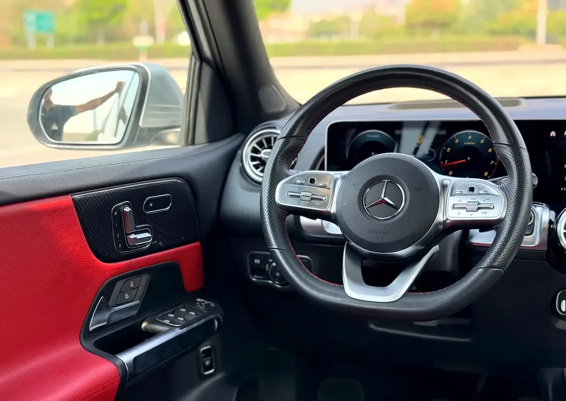 Mercedes-Benz GLB 2.0 AMT (224 حصان) - 16