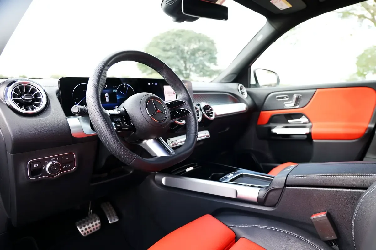 Mercedes-Benz GLB 2.0 AMT 4WD (224 حصان) - 11