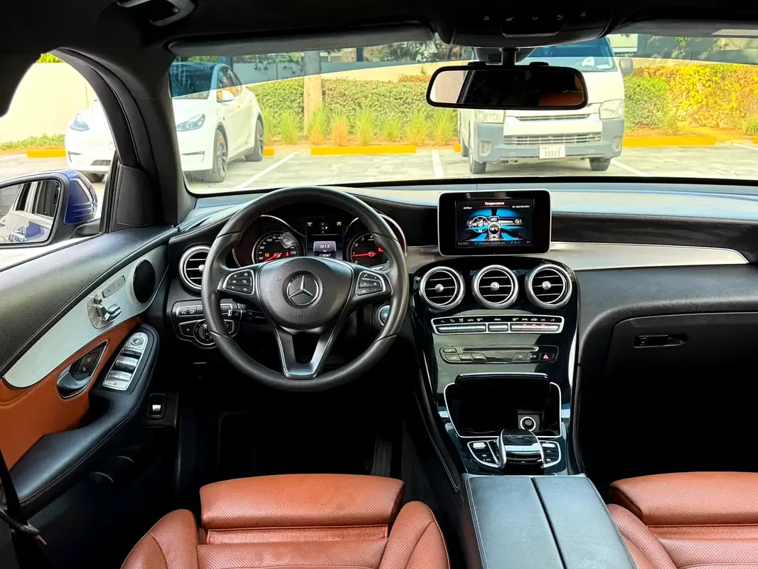 Mercedes-Benz GLC-Class 250 9G-TRONIC 4MATIC (211 حصان) - 9