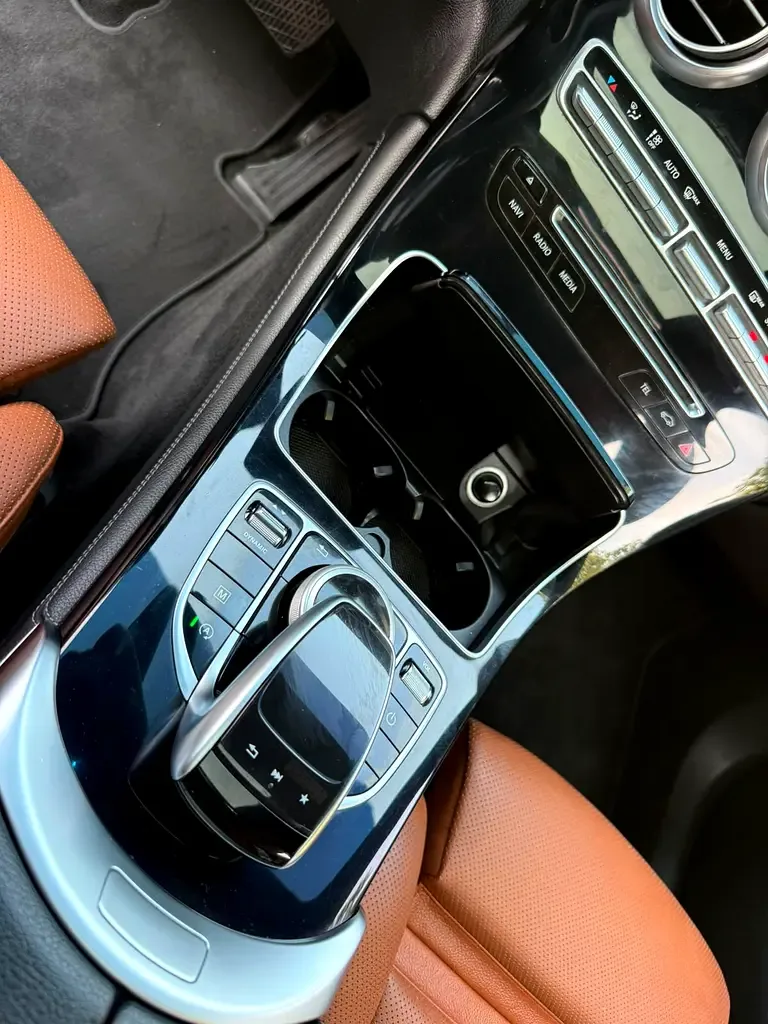 Mercedes-Benz GLC-Class 250 9G-TRONIC 4MATIC (211 حصان) - 17