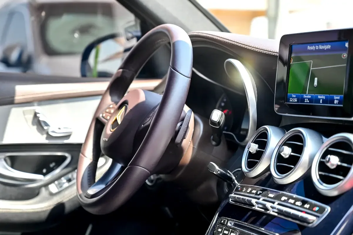 Mercedes-Benz GLC-Class 250 9G-TRONIC 4MATIC (211 hp) - 11