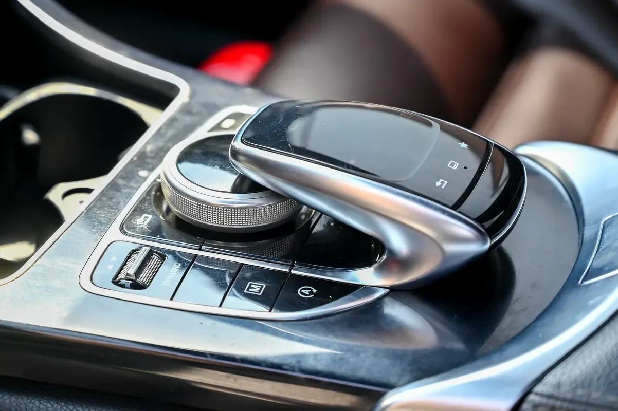 Mercedes-Benz GLC-Class 250 9G-TRONIC 4MATIC (211 hp) - 14