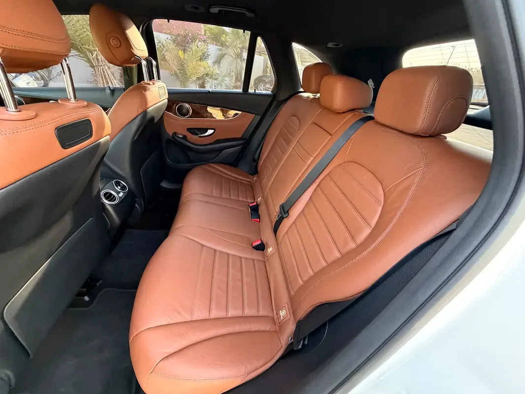 Mercedes-Benz GLC-Class 250 9G-TRONIC 4MATIC (211 حصان) - 6