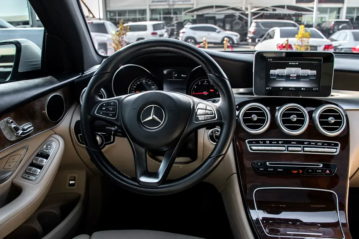 Mercedes-Benz GLC-Class 300 9G-TRONIC 4MATIC (245 hp) - 11