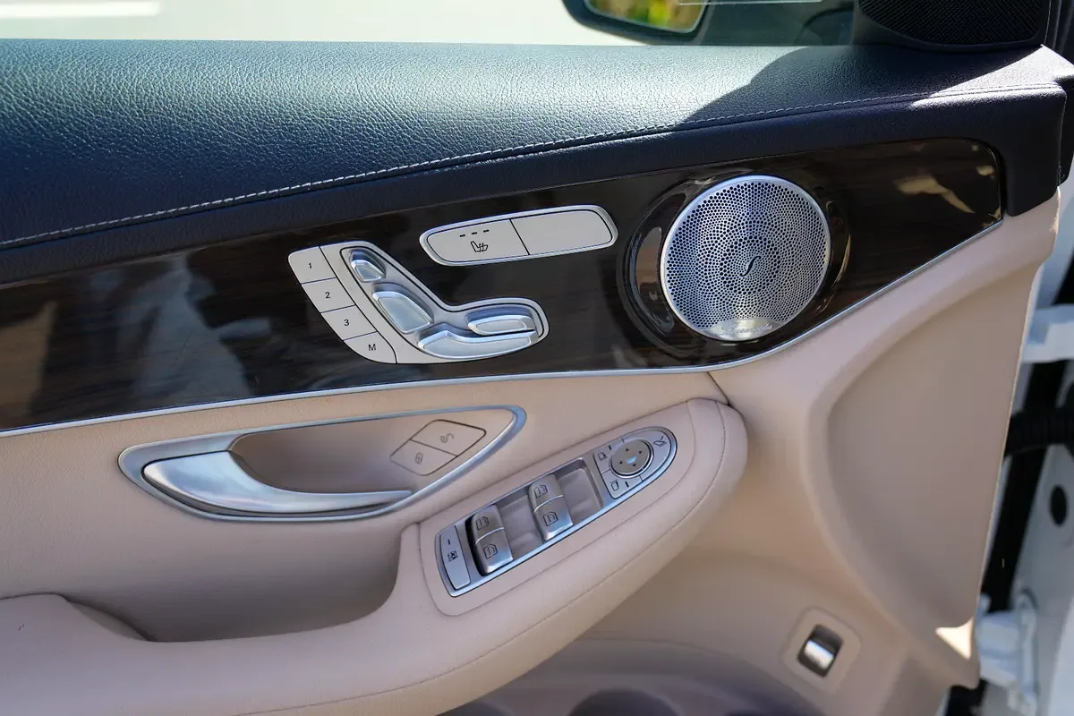 Mercedes-Benz GLC-Class 300 9G-TRONIC 4MATIC (258 hp) - 16