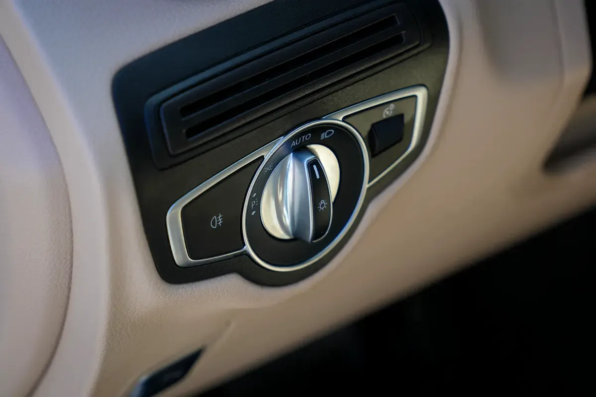 Mercedes-Benz GLC-Class 300 9G-TRONIC 4MATIC (258 hp) - 15