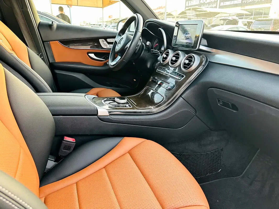 Mercedes-Benz GLC-Class 300 9G-TRONIC 4MATIC (258 hp) - 6