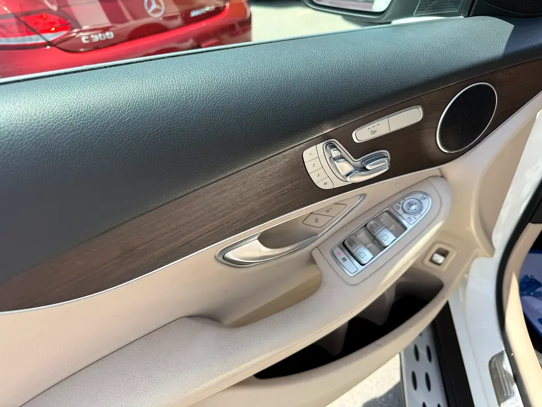 Mercedes-Benz GLC-Class 300 9G-TRONIC 4MATIC (258 hp) - 9