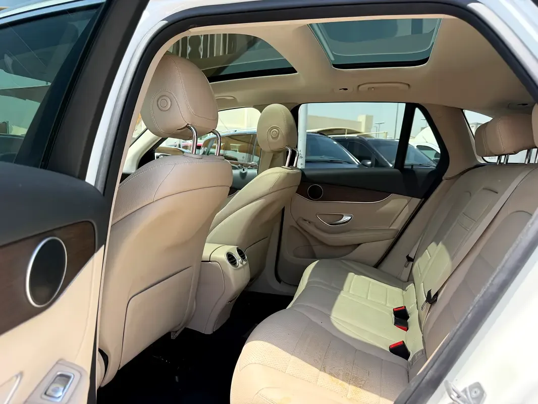 Mercedes-Benz GLC-Class 300 9G-TRONIC 4MATIC (258 hp) - 12