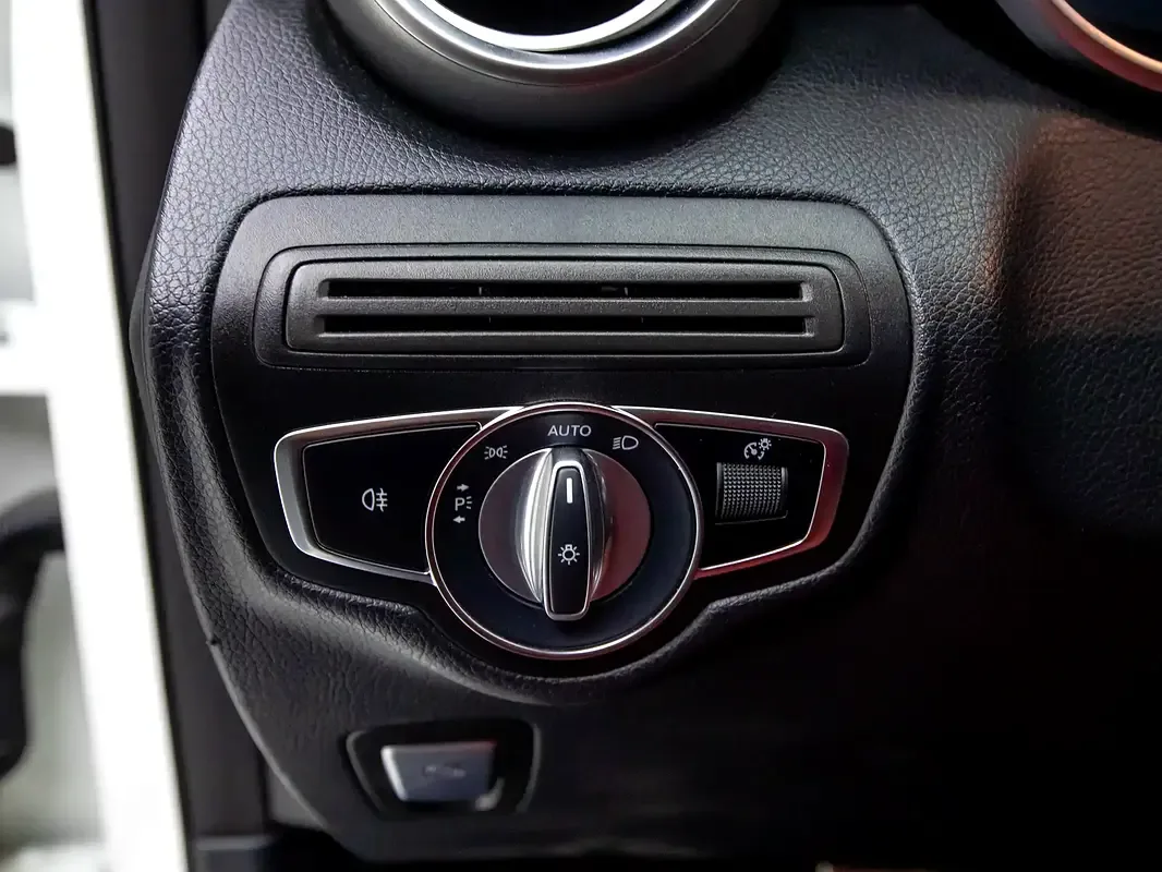 Mercedes-Benz GLC-Class 300 9G-TRONIC 4MATIC (258 حصان) - 14