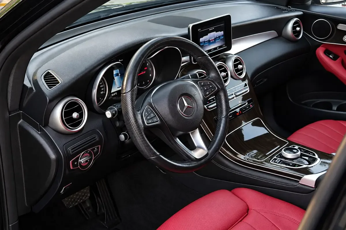 Mercedes-Benz GLC-Class 300 9G-TRONIC 4MATIC (258 حصان) - 11
