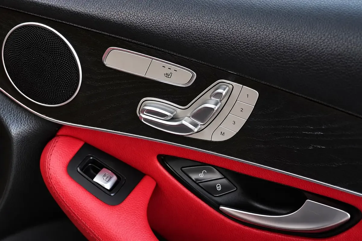 Mercedes-Benz GLC-Class 300 9G-TRONIC 4MATIC (258 حصان) - 14