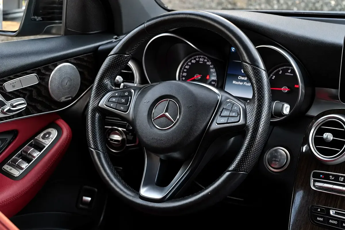 Mercedes-Benz GLC-Class 300 9G-TRONIC 4MATIC (258 حصان) - 15