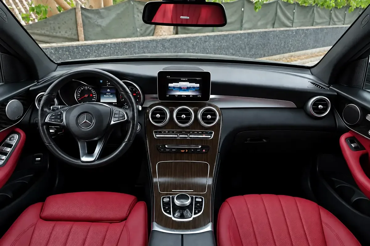 Mercedes-Benz GLC-Class 300 9G-TRONIC 4MATIC (258 حصان) - 16