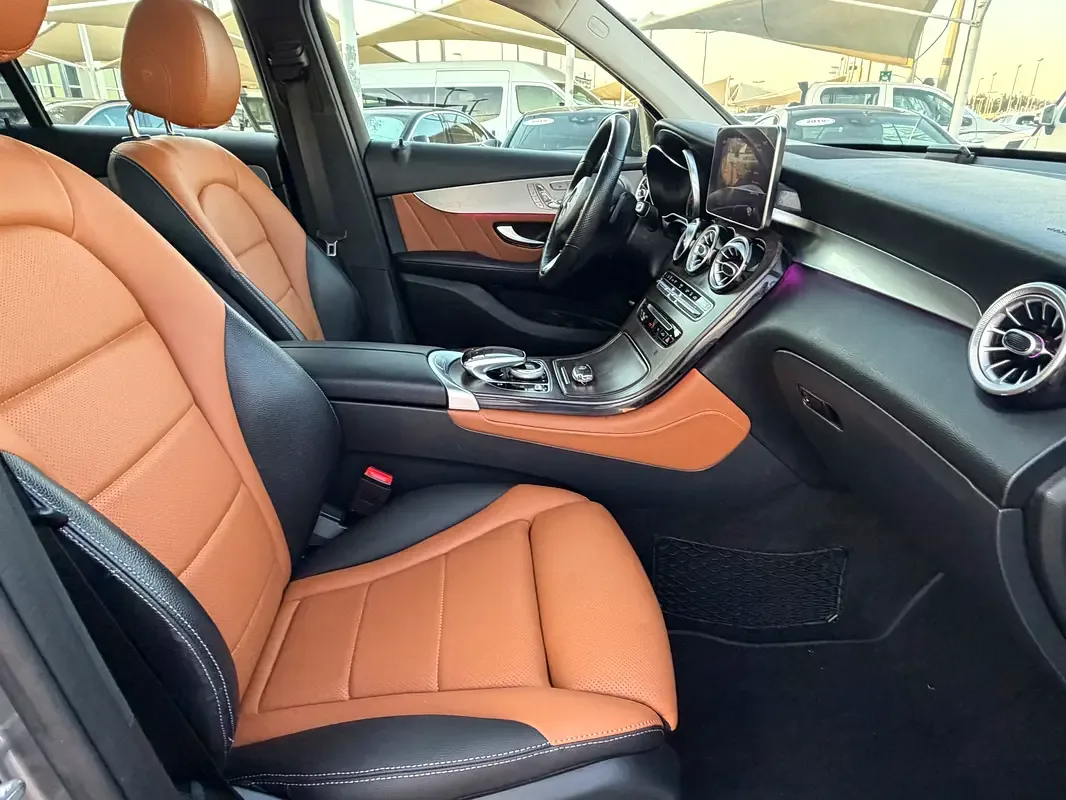 Mercedes-Benz GLC-Class 350e 7G-TRONIC PLUS 4MATIC (326 حصان) - 19