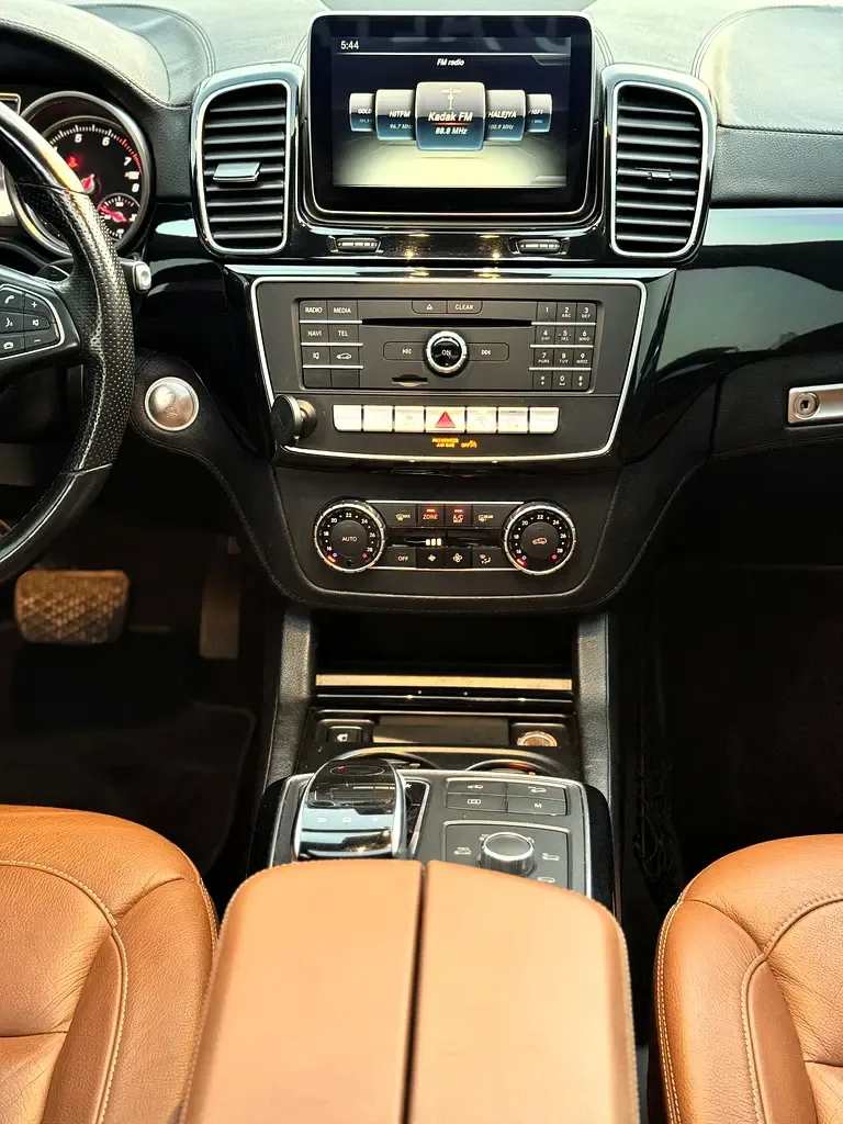 Mercedes-Benz GLE-Class 400 4MATIC 9G-TRONIC (333 hp) - 15