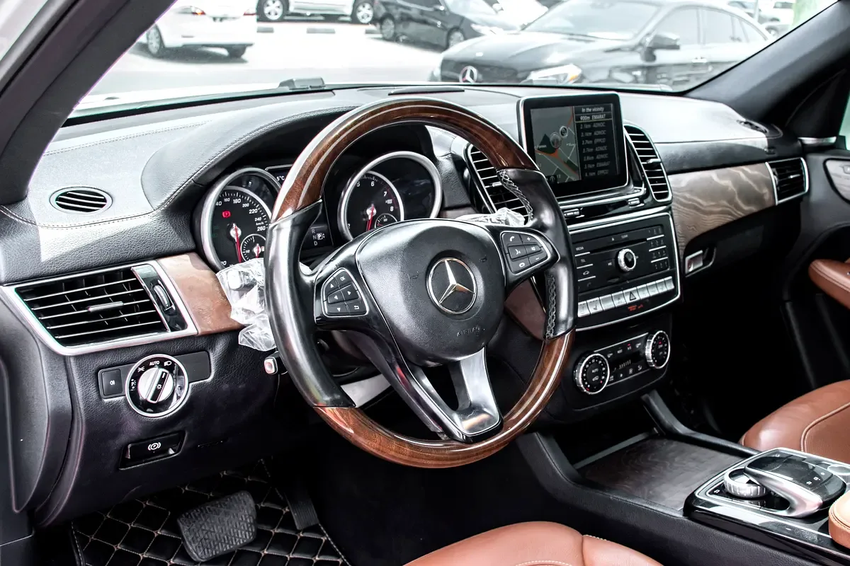 Mercedes-Benz GLE-Class 500 4MATIC 9G-TRONIC (435 حصان) - 6