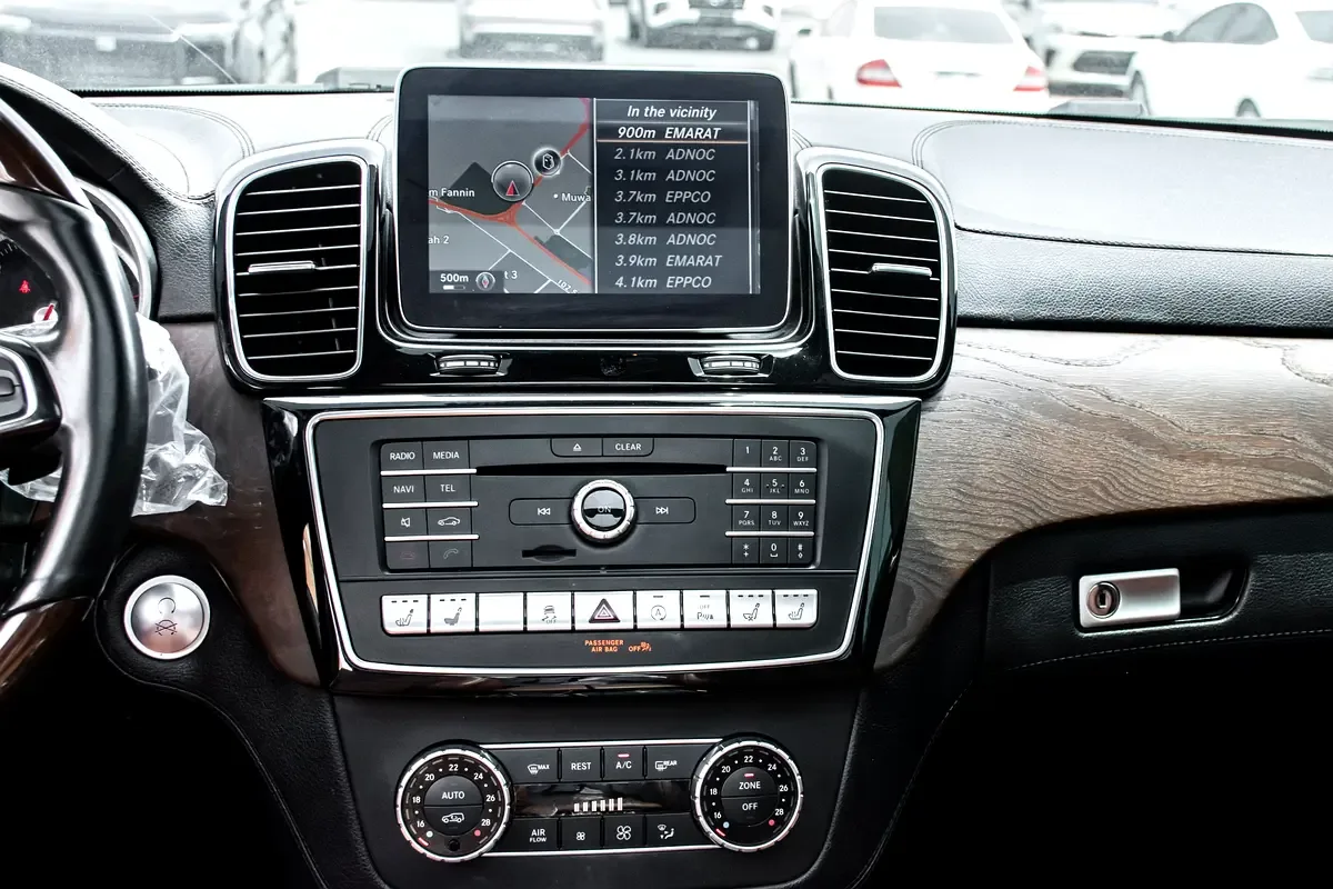 Mercedes-Benz GLE-Class 500 4MATIC 9G-TRONIC (435 حصان) - 10