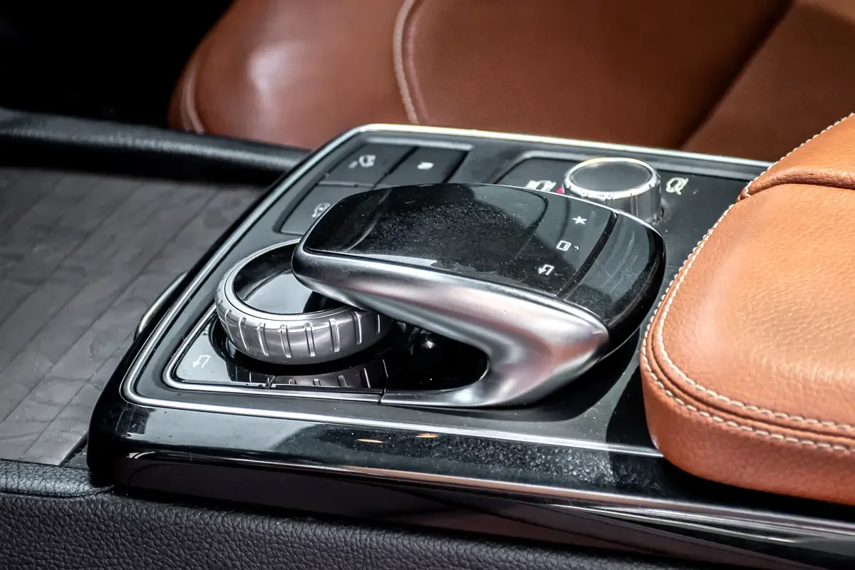 Mercedes-Benz GLE-Class 500 4MATIC 9G-TRONIC (435 حصان) - 12