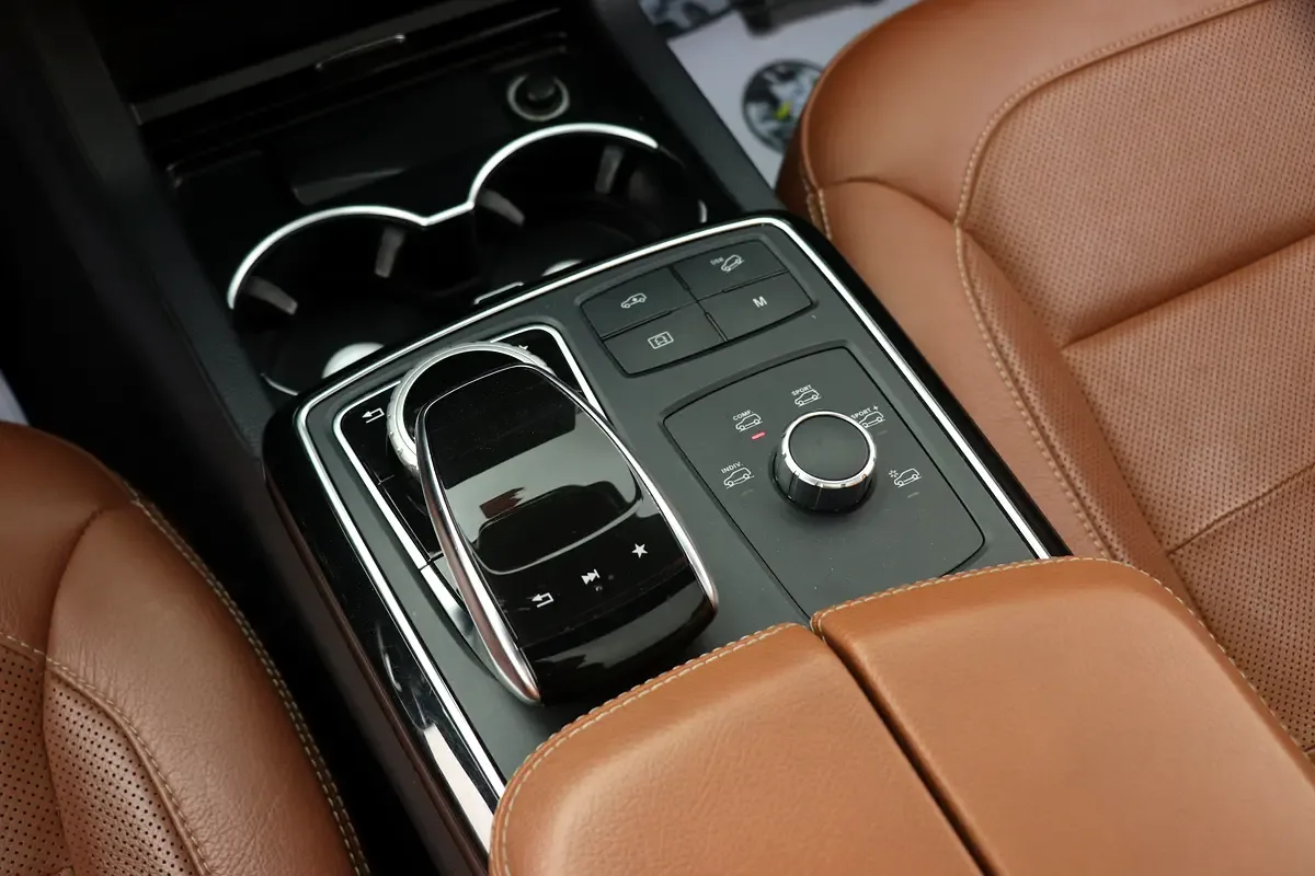 Mercedes-Benz GLE-Class AMG 43 4MATIC 9G-TRONIC (367 hp) - 18