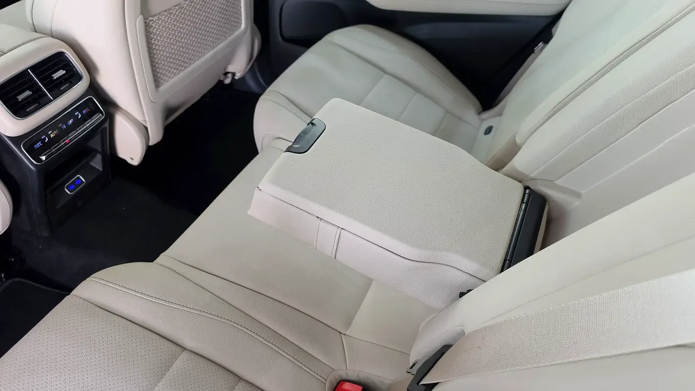 Mercedes-Benz GLS 3.0 AT AWD (367 حصان) - 14