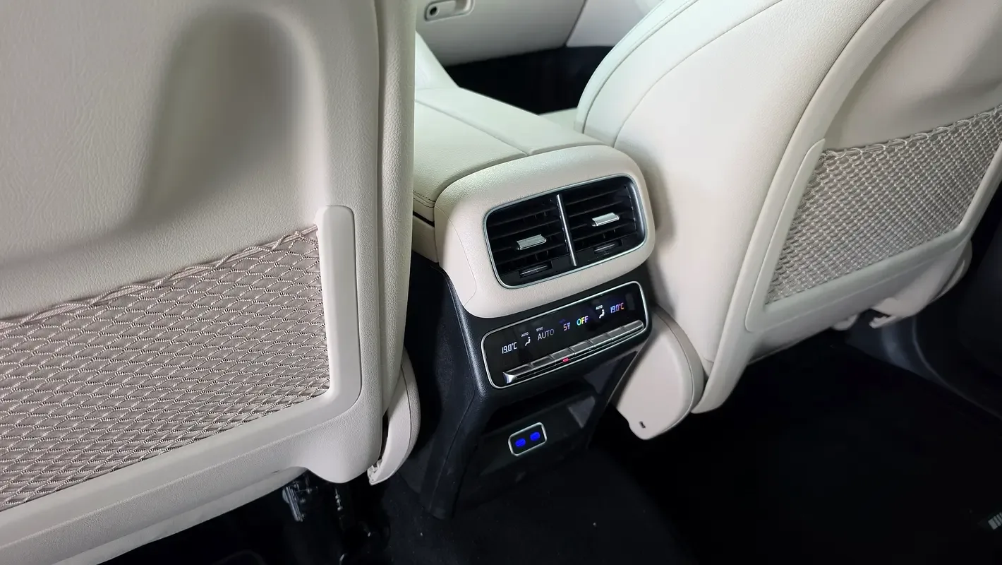 Mercedes-Benz GLS 3.0 AT AWD (367 حصان) - 13