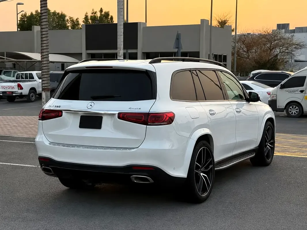 Mercedes-Benz GLS 580 9G-Tronic 4Matic (489 حصان) - 4